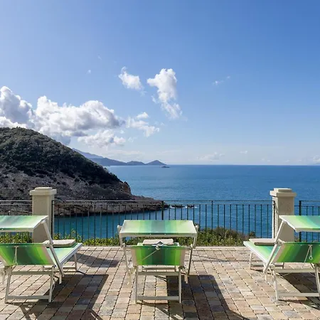 Villa Meraviglia 8, Emma