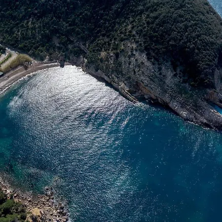 Meraviglia 8, Emma Villa
